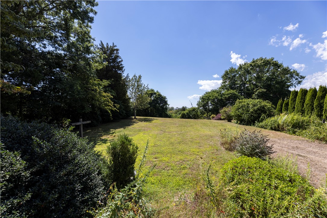 119 Avondale Road Westerly, RI 02891 - Photo 6 of 40 Gallery Image 6