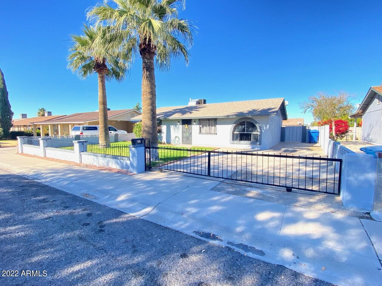 1512 West Carter Road Phoenix, AZ 85041 - Photo 4 of 37 thumbnail_image3