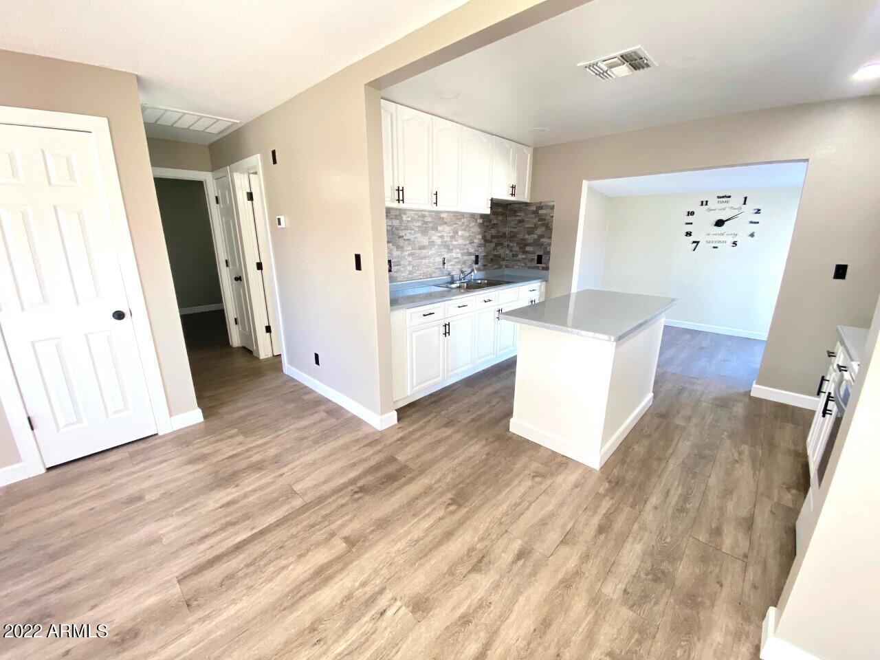 1512 West Carter Road Phoenix, AZ 85041 - Photo 9 of 37 thumbnail_image2 (1)