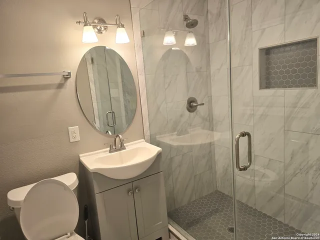 $1,800 | 606 Shadywood Lane, San Antonio, TX 78216