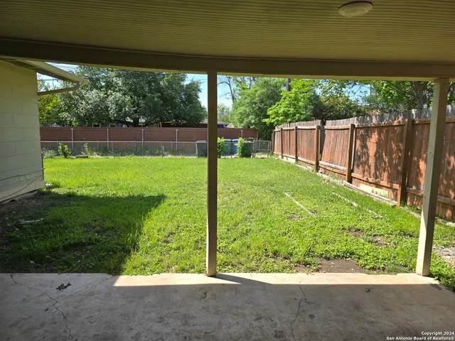 $1,800 | 606 Shadywood Lane, San Antonio, TX 78216