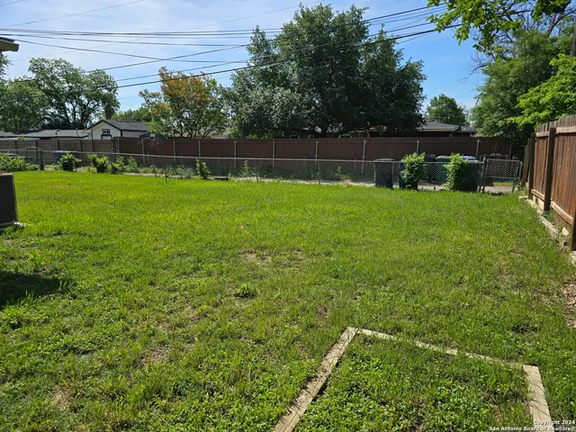 $1,800 | 606 Shadywood Lane, San Antonio, TX 78216