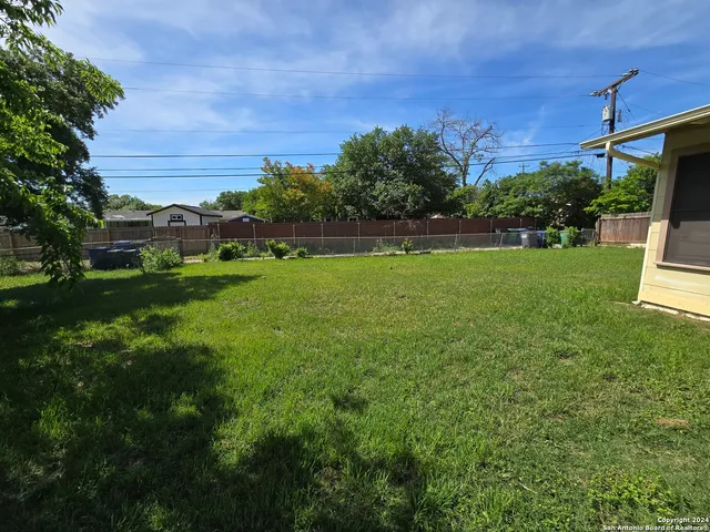 $1,800 | 606 Shadywood Lane, San Antonio, TX 78216