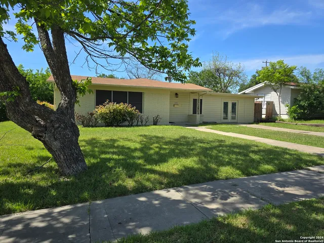 $1,800 | 606 Shadywood Lane, San Antonio, TX 78216