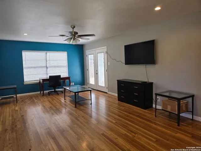 $1,800 | 606 Shadywood Lane, San Antonio, TX 78216