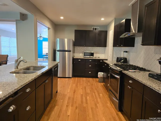 $1,800 | 606 Shadywood Lane, San Antonio, TX 78216