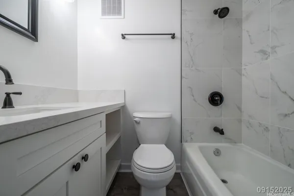 $2,650 | 45-697 Kamehameha Highway, Unit 204, Kaneohe, HI 96744