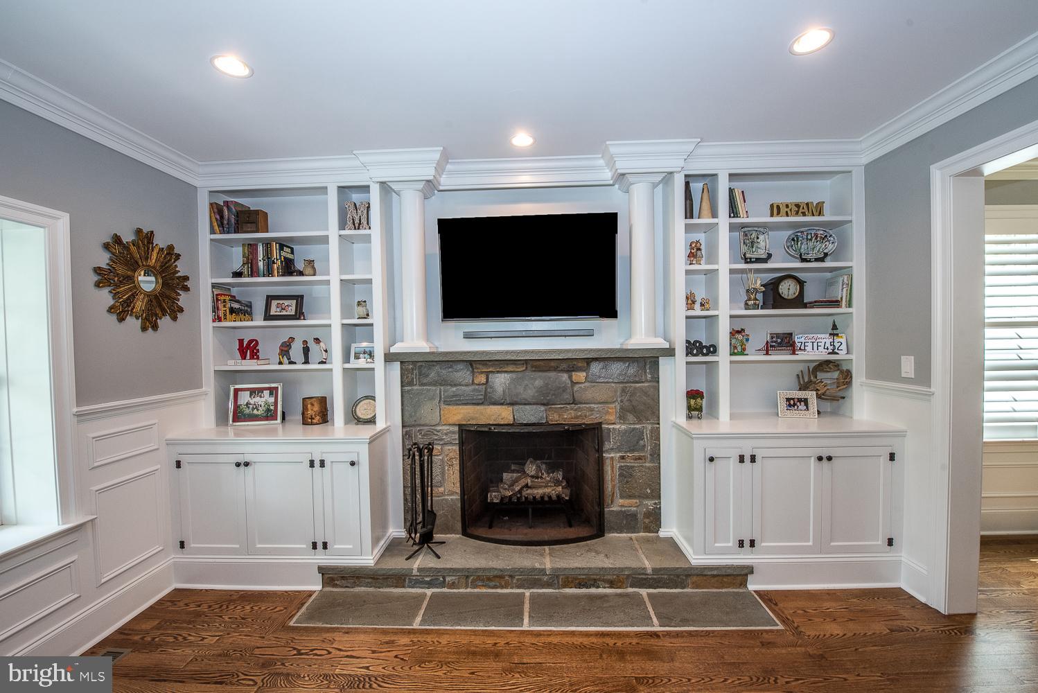 688 Knox Road Wayne, PA 19087 - Photo 6 of 51 Living Room - custom built ins