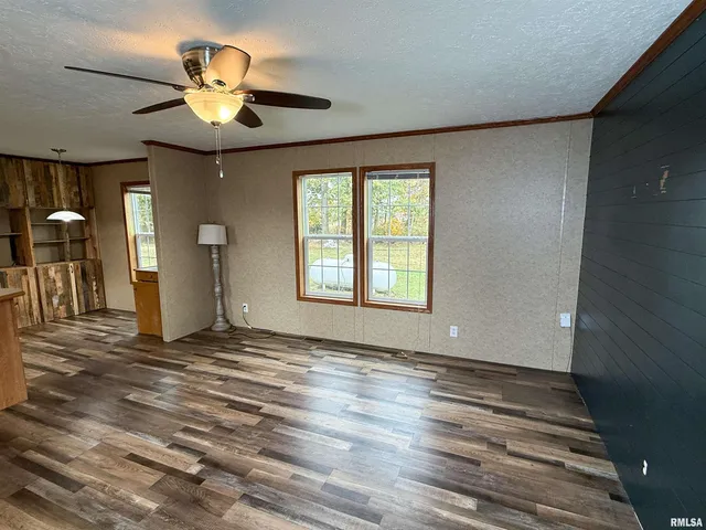 $114,900 | 90 Wheather Drive, Xenia, IL 62899