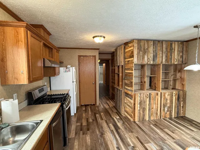 $114,900 | 90 Wheather Drive, Xenia, IL 62899