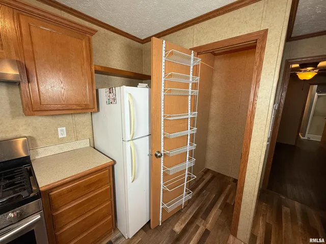 $114,900 | 90 Wheather Drive, Xenia, IL 62899