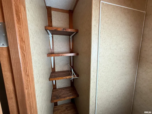 $114,900 | 90 Wheather Drive, Xenia, IL 62899