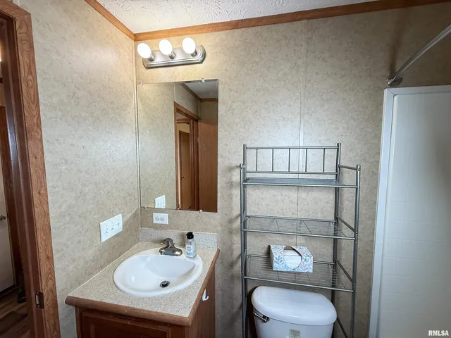 $114,900 | 90 Wheather Drive, Xenia, IL 62899