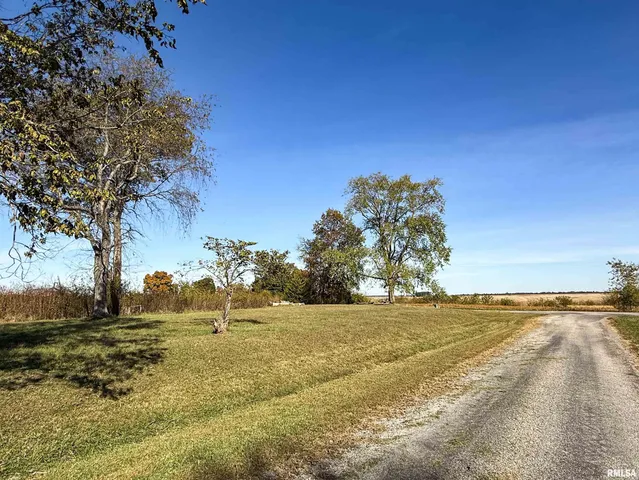 $114,900 | 90 Wheather Drive, Xenia, IL 62899