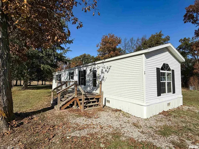 $114,900 | 90 Wheather Drive, Xenia, IL 62899