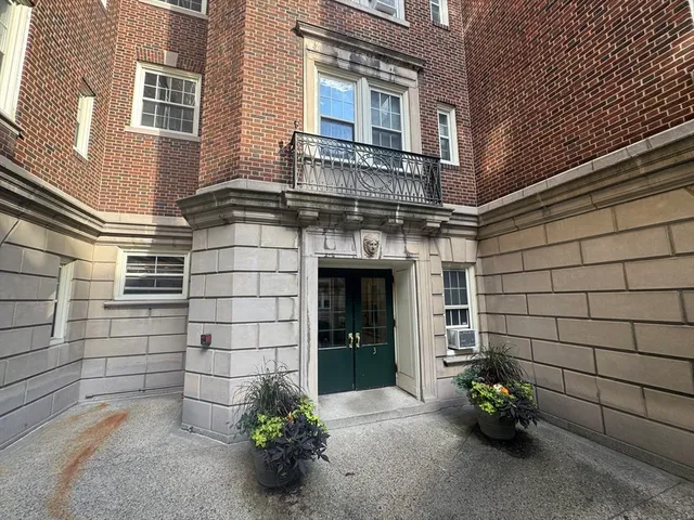 $2,800 | 3 Arlington Street, Unit 6, Cambridge, MA 02140