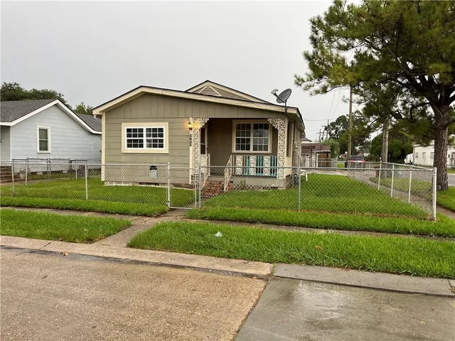 $1,800 | 3803 Derbigny Street, Metairie, LA 70001