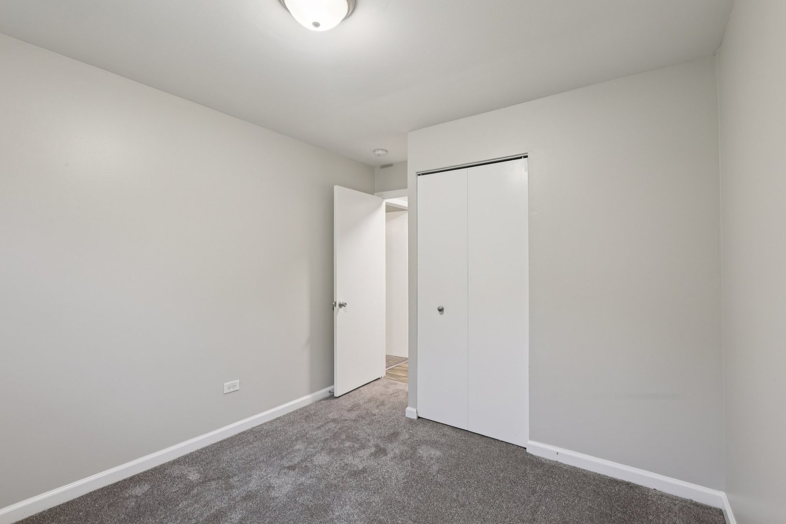 15364 Afton Avenue Markham, IL 60428 - Photo 10 of 23 a view of an empty room