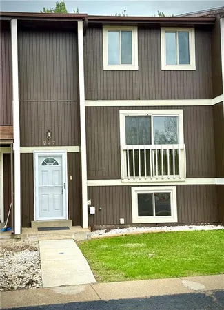 $1,900 | 207 Parkwood Drive, Cranberry Township, PA 16066