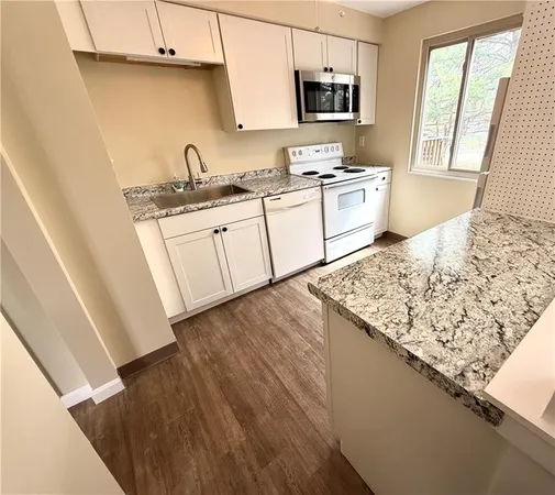 $1,900 | 207 Parkwood Drive, Cranberry Township, PA 16066