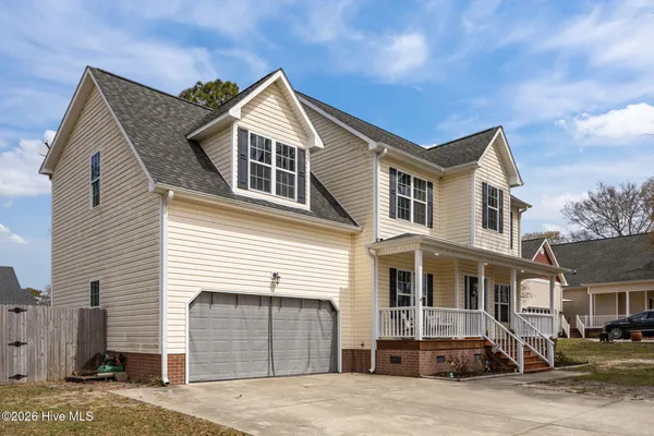 $394,500 | 135 Shellbank Drive, Sneads Ferry, NC 28460