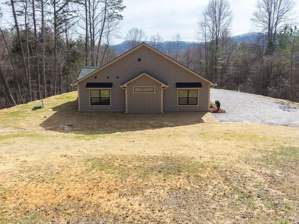 $449,000 | 155 Ivy Knob Terrace, Hayesville, NC 28904
