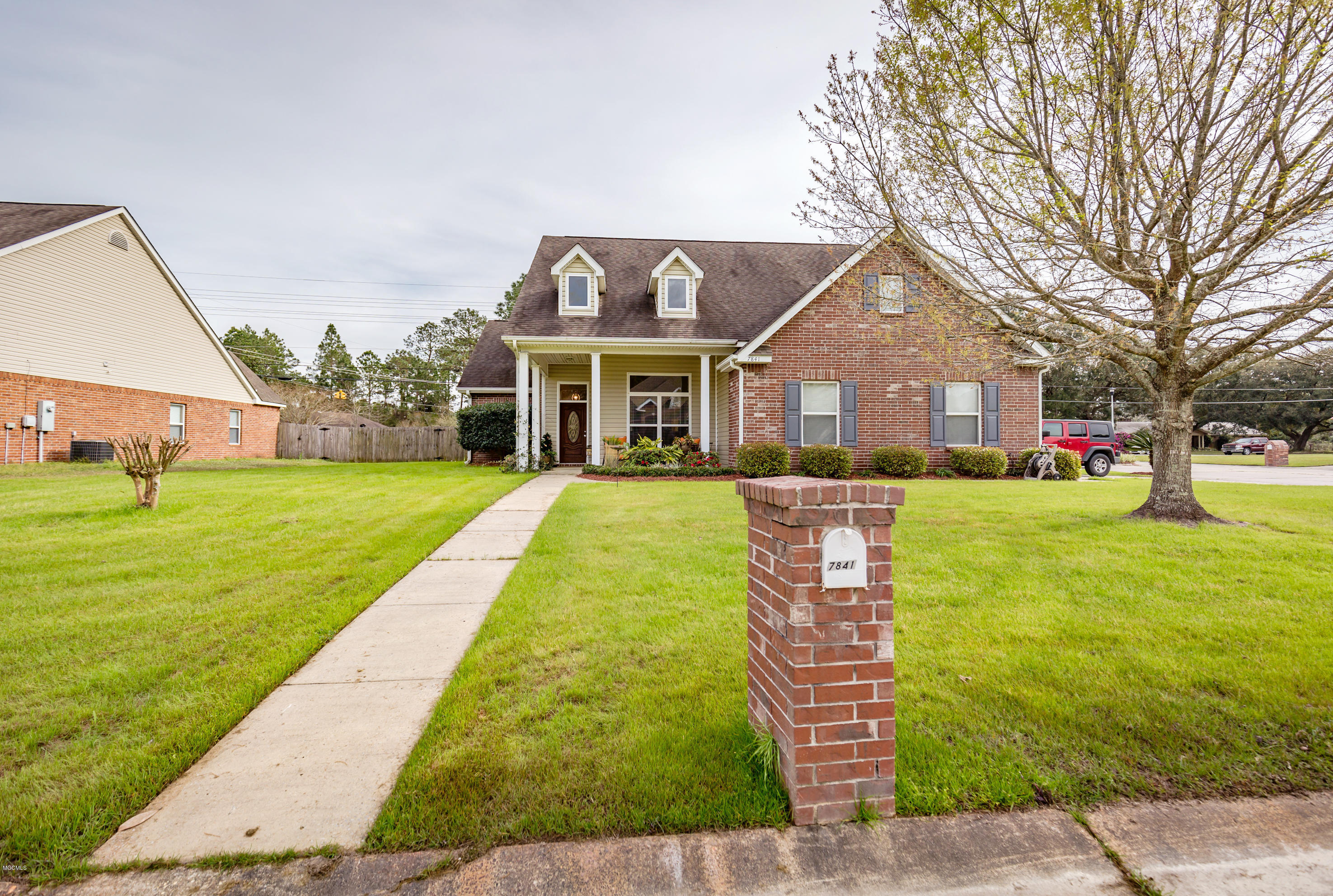 7841 Rue Morgan Ocean Springs, MS 39564 - Photo 2 of 45 IMG_2962