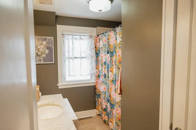 $184,000 | 226 South Linton Street, Blue Earth, MN 56013