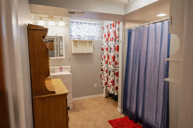 $184,000 | 226 South Linton Street, Blue Earth, MN 56013