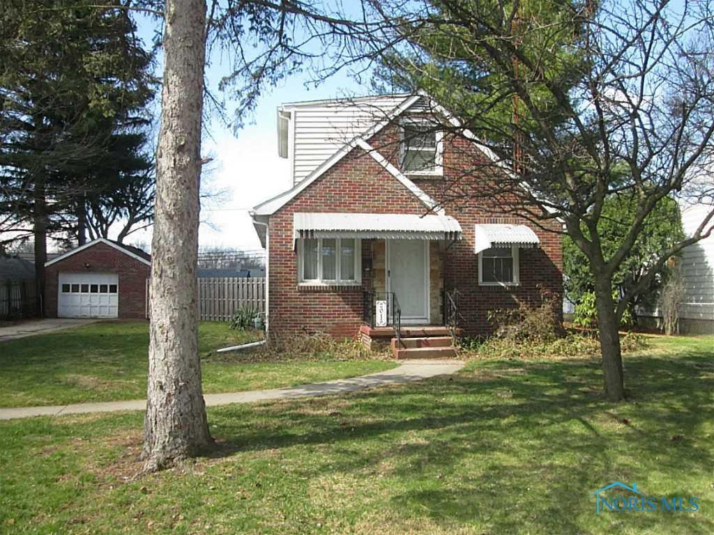 2015 Stoneham Road Toledo, OH 43615 - Photo 1 of 16 Exterior Front.