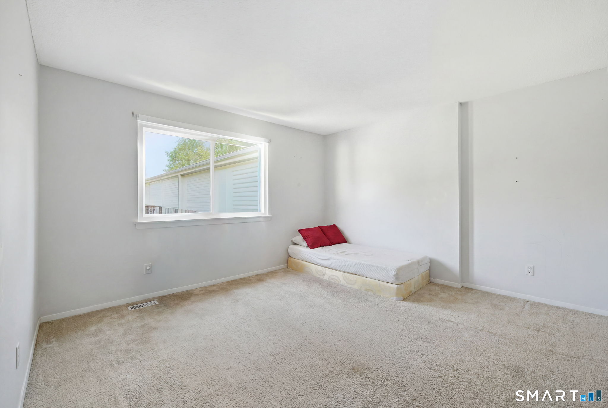 12 Georgetown Drive, Unit D Enfield, CT 06082 - Photo 17 of 23