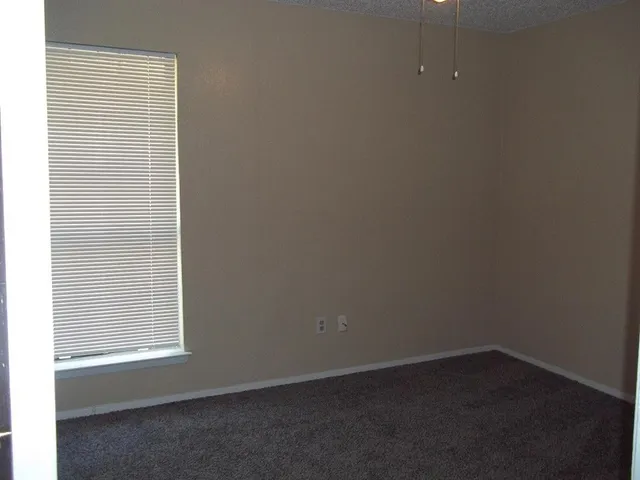 $1,545 | 1757 Carrington Drive, Glenn Heights, TX 75154