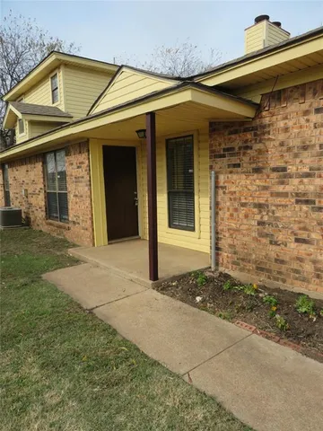 $1,545 | 1757 Carrington Drive, Glenn Heights, TX 75154