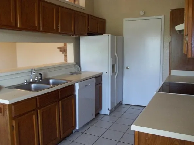 $1,545 | 1757 Carrington Drive, Glenn Heights, TX 75154