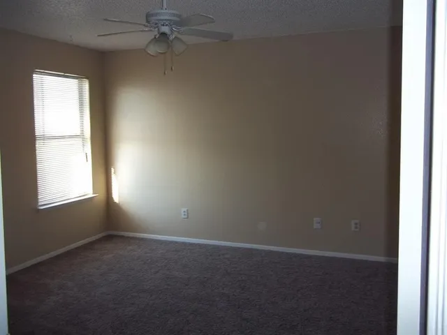 $1,545 | 1757 Carrington Drive, Glenn Heights, TX 75154