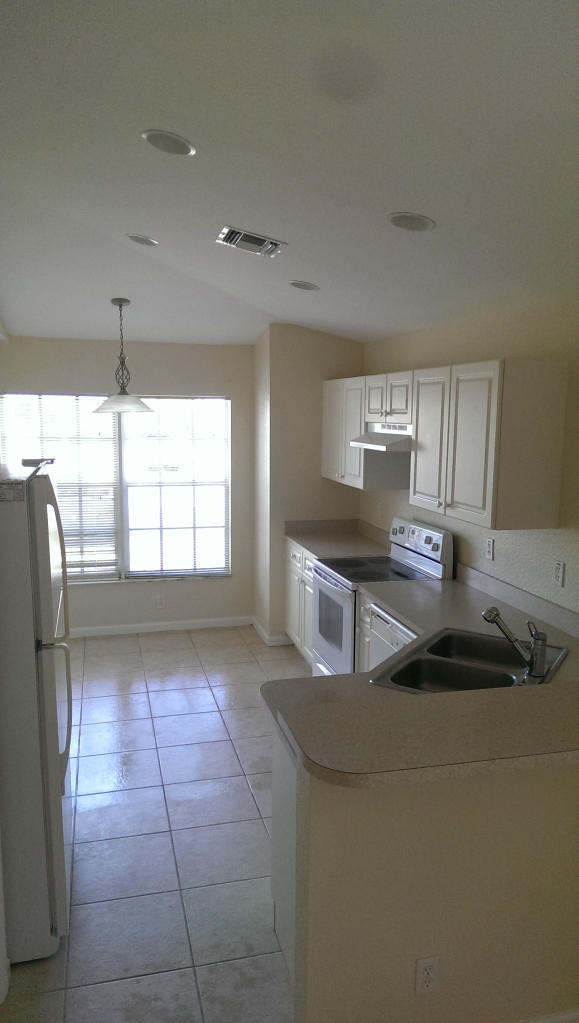 6756 3rd Street Jupiter, FL 33458 - Photo 3 of 13 kitchen
