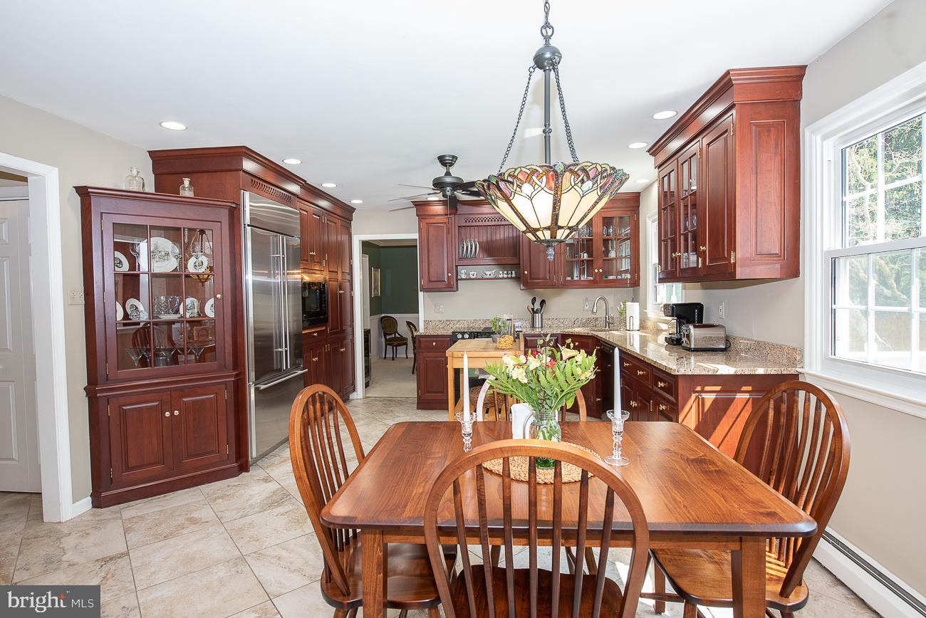 449 King Road West Chester, PA 19380 - Photo 11 of 63 Wonderful Eat-In Kitchen