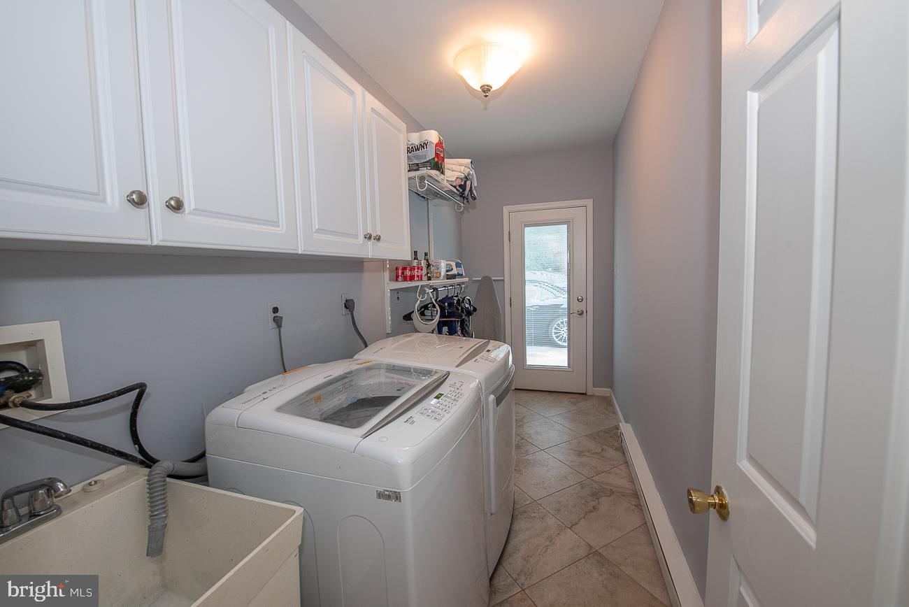 449 King Road West Chester, PA 19380 - Photo 23 of 63 Laundry/Mudroom with Utility Sink