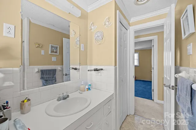 $245,000 | 1100 Avondale Road, Lowell, NC 28098