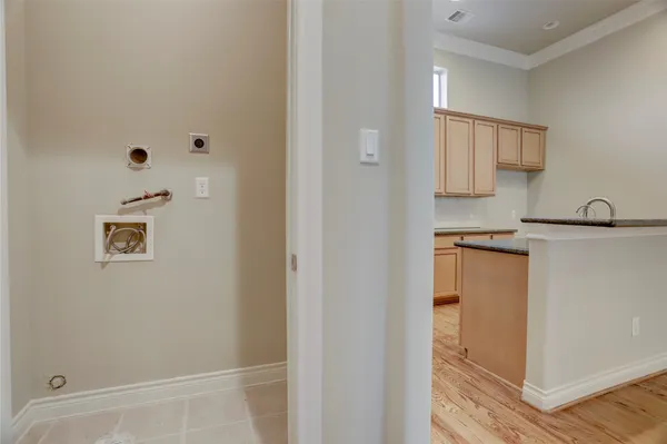 $2,900 | 9133 Creekstone Lake Drive, Houston, TX 77054