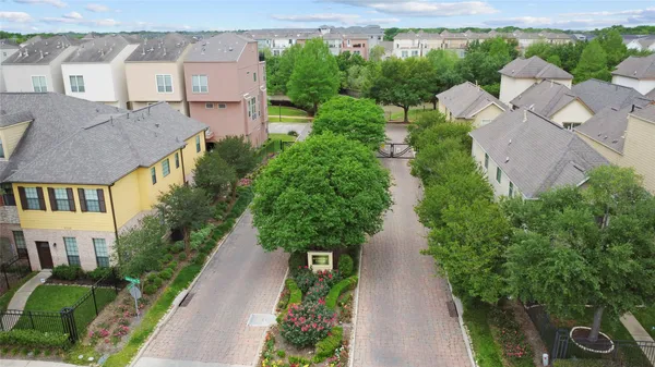 $2,900 | 9133 Creekstone Lake Drive, Houston, TX 77054