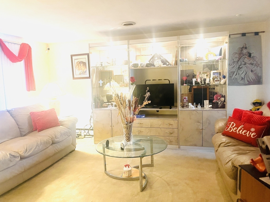 3 Eagle Rock Road Randolph, MA 02368 - Photo 4 of 20