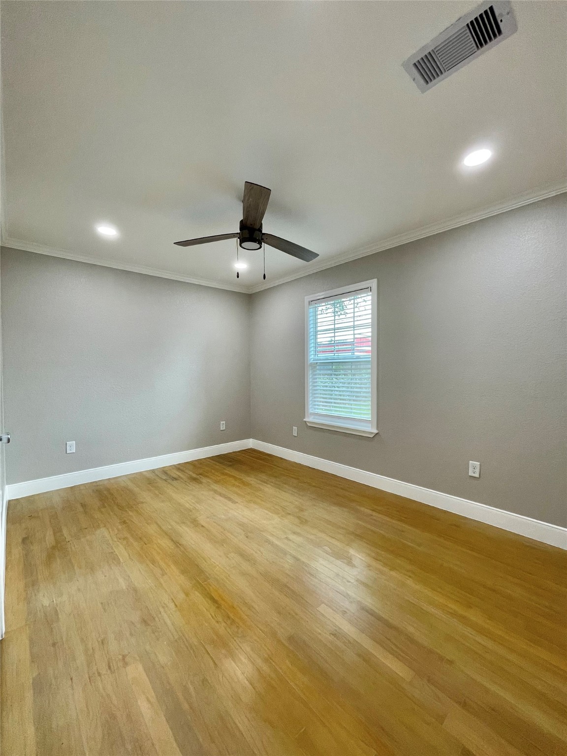 817 North Chenango Street Angleton, TX 77515 - Photo 11 of 17