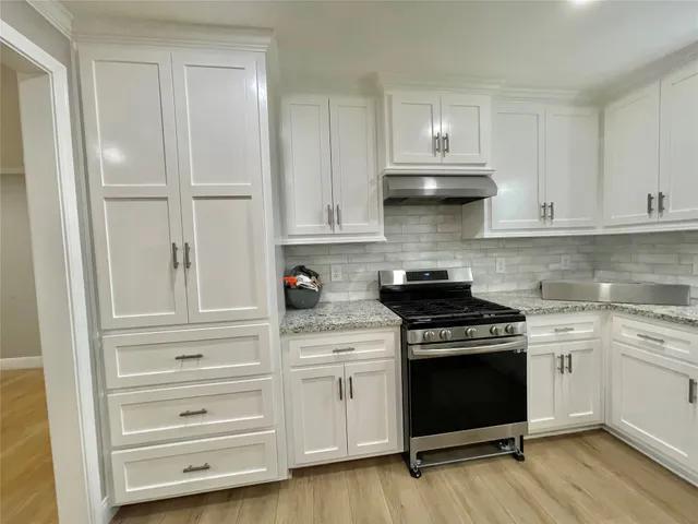 $1,350 | 817 North Chenango Street, Angleton, TX 77515