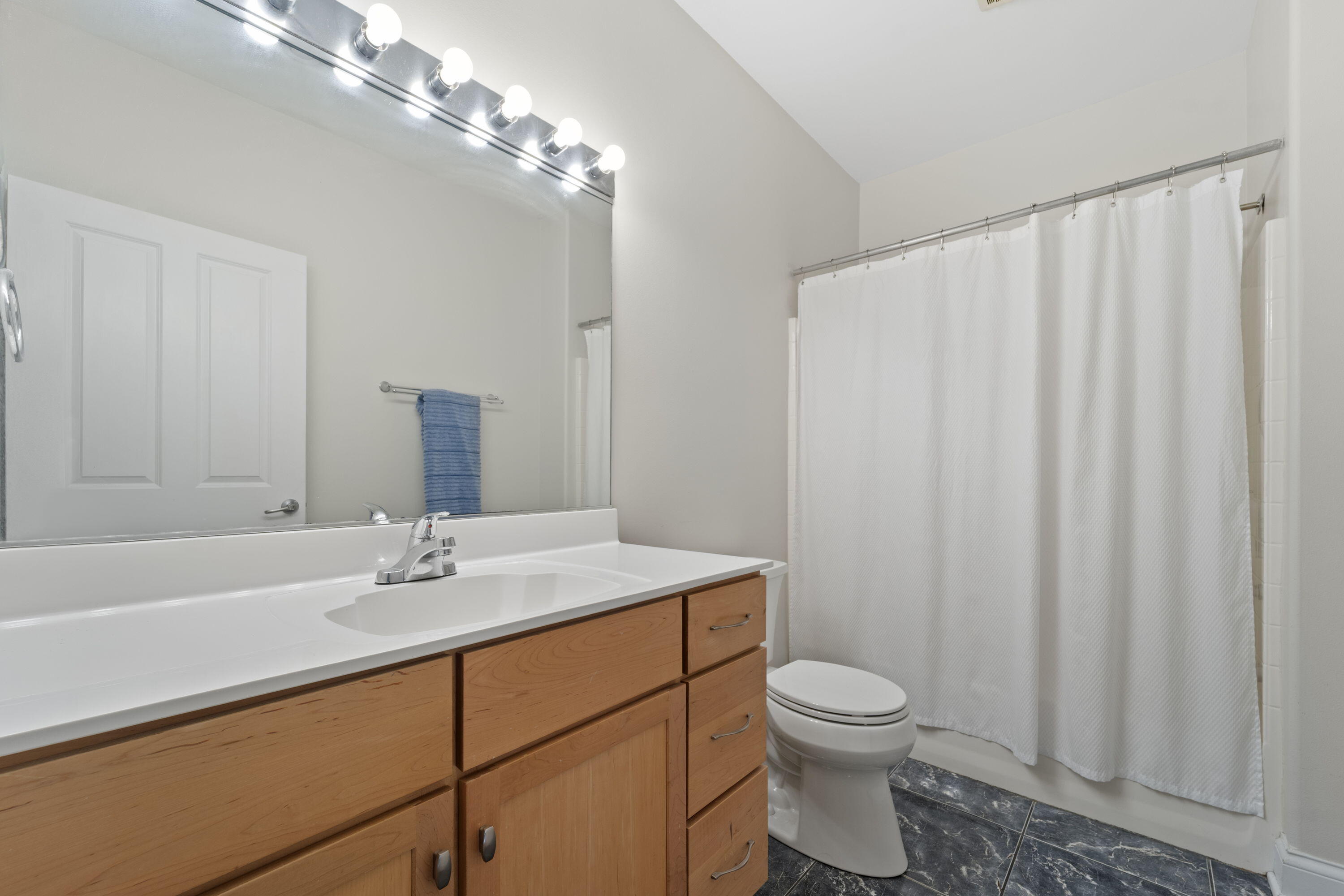 1915 North Water Street, Unit 408 Milwaukee, WI 53202 - Photo 12 of 22 Primary Bathroom