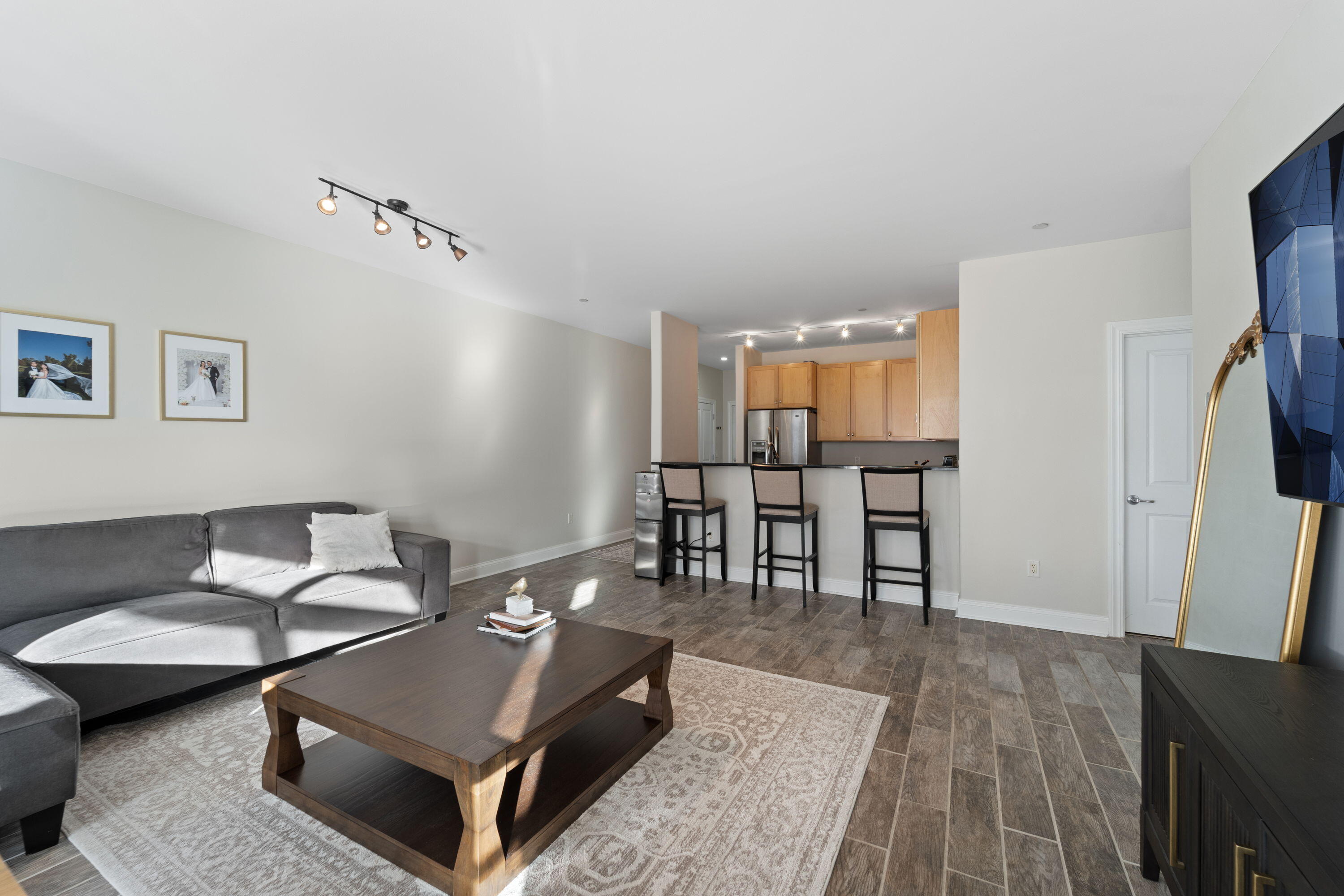 1915 North Water Street, Unit 408 Milwaukee, WI 53202 - Photo 3 of 22 featuring the kitchen seating area