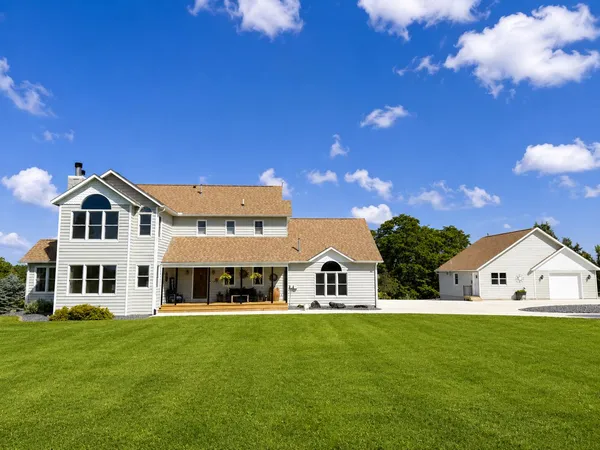 $799,900 | 2220 Garvin Heights Road, Winona, MN 55987