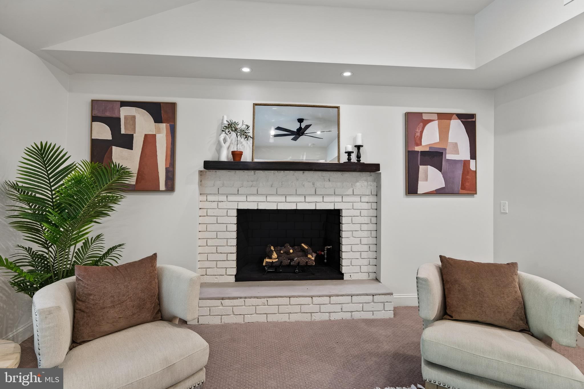 344 Covered Bridge Road King of Prussia, PA 19406 - Photo 7 of 31 Gas Fireplace