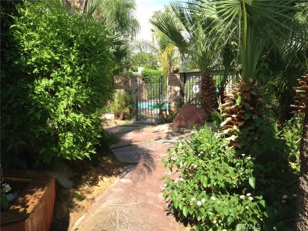 $1,495 | 912 East Chuckwalla Road, Palm Springs, CA 92262