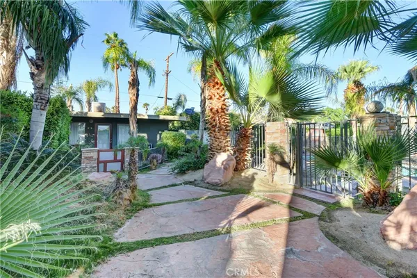 $1,495 | 912 East Chuckwalla Road, Palm Springs, CA 92262
